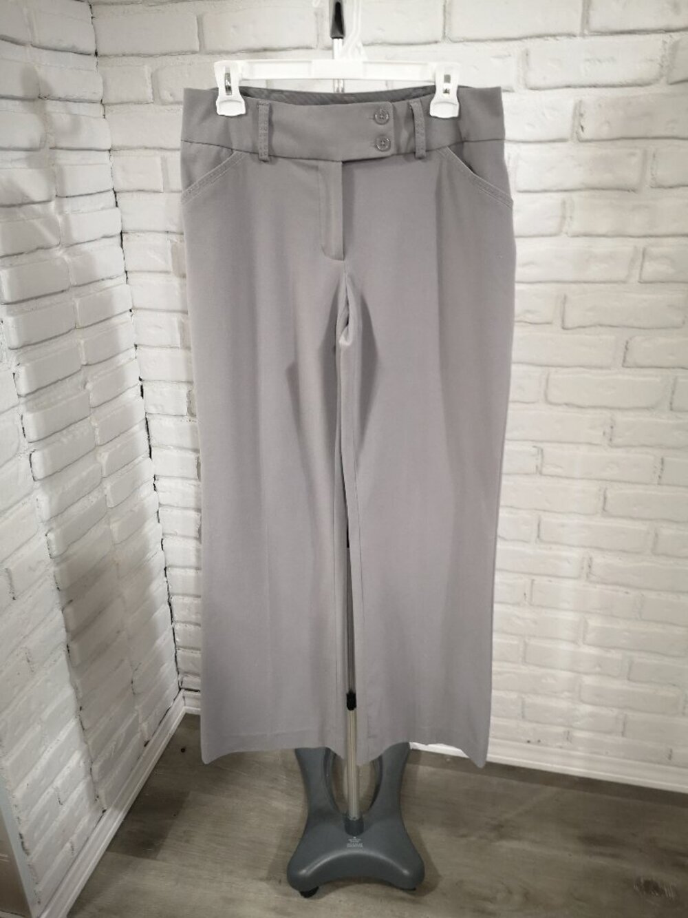 Reitmans Ladies Size 9 Grey Flare Leg Lightweight Dress Pants Office Travel